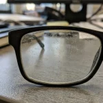 Мръсните лещи на очилата до вечерта разкриват всичките ви офис тайни mrasnite-leshti-na-ochilata-do-vecherta-razkrivat-vsichkite-vi-ofis.webp.webp